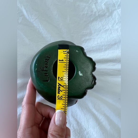 Frog Toad Figurine Smiling Hand Painted Ceramic | Signed | Bowtie Flowers - Picture 8 of 9